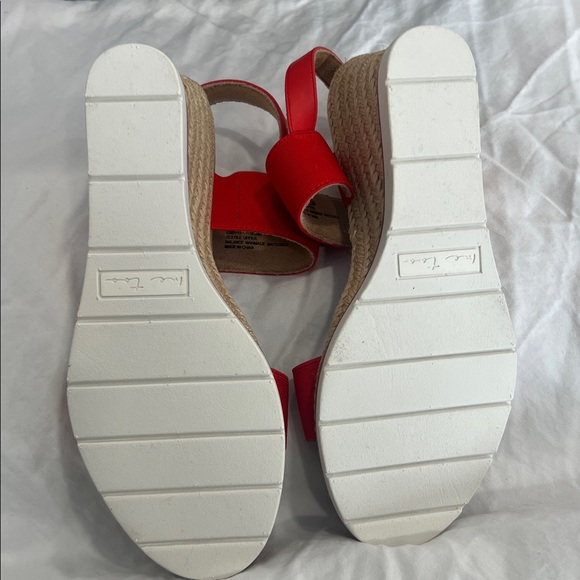 Me Too wedge sandals women’s - Picture 5 of 5